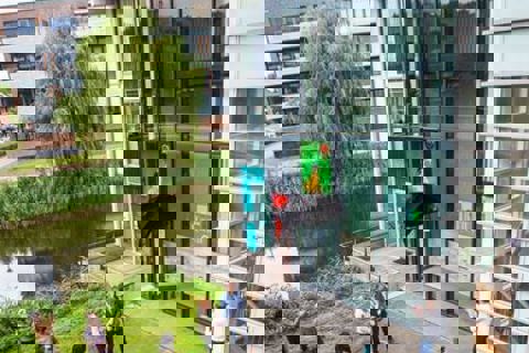 Kunstproject buiten. 