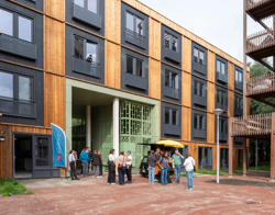 toekomstige bewoners bij de meet & greet van Brasa Village