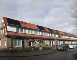 Foto van gebouwen met zonnepanelen